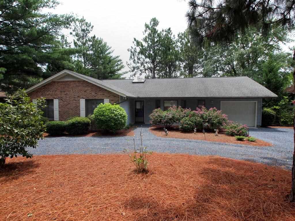 110 Fox Run Ct West End, NC 27376