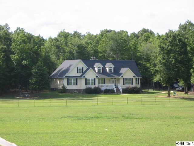 2143 Quiet Cove Ln Stanfield, NC 28163