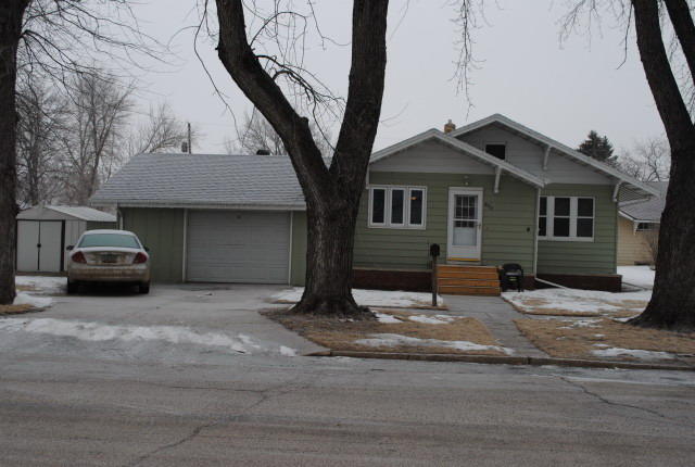 625 3rd St N Carrington, ND 58421