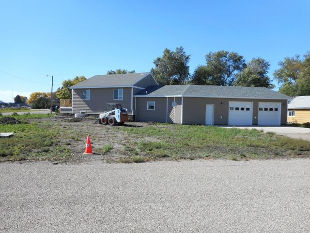 422 4th Se Lamoure, ND 58458