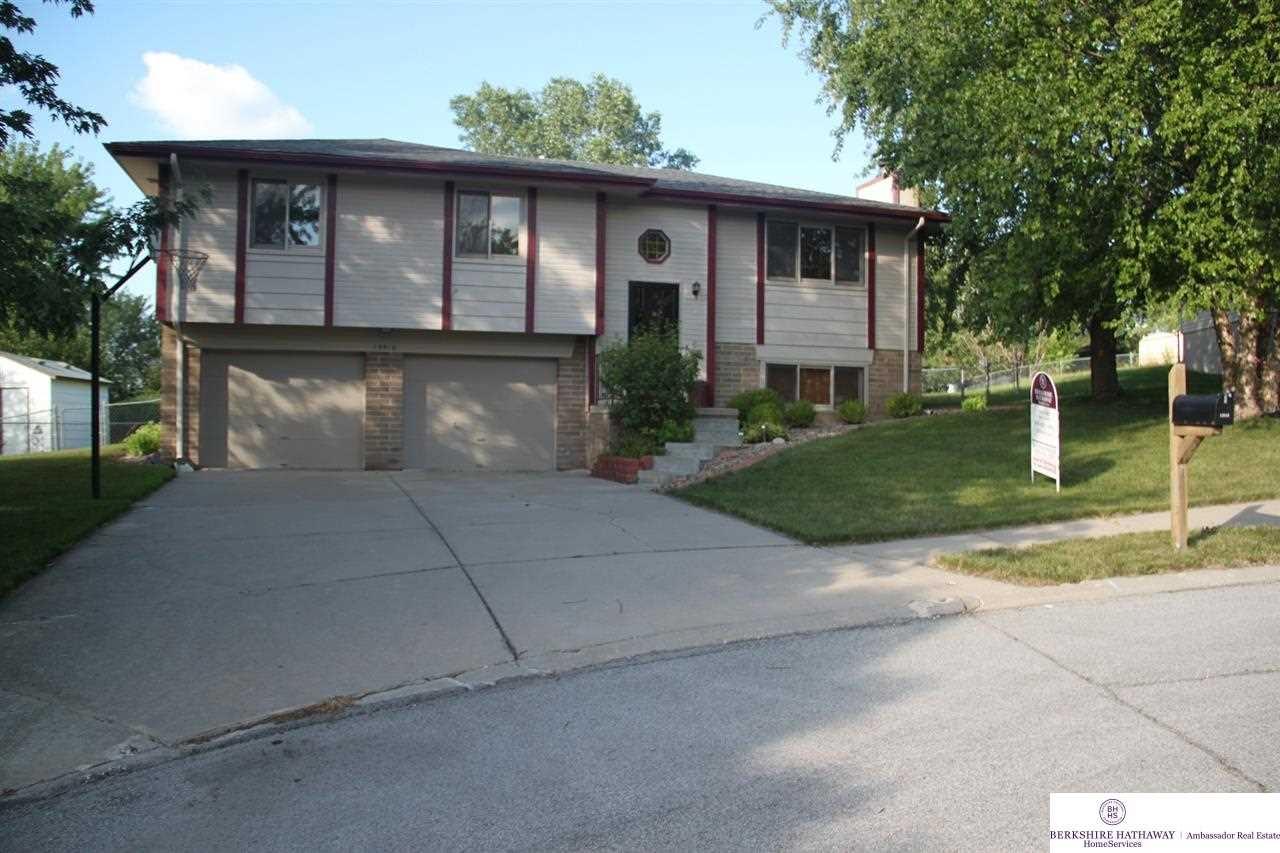 13916 Lisa Cir Omaha, NE 68138