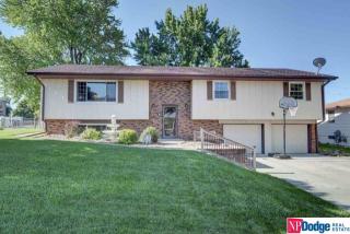 4851 Robin Dr Bellevue, NE 68157