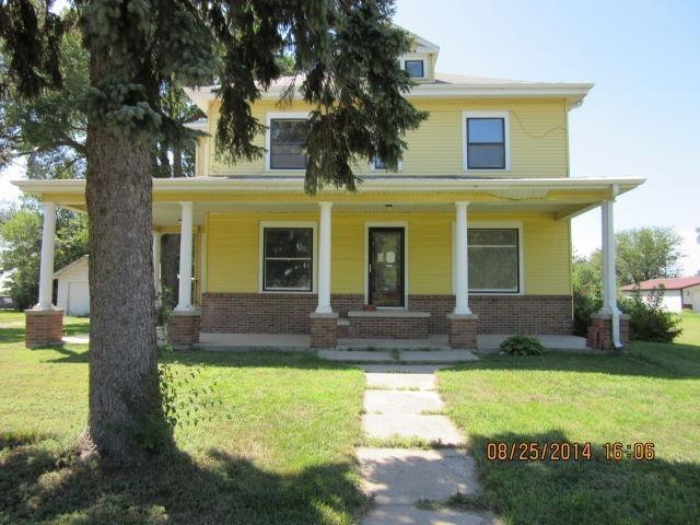 975 Maple St Friend, NE 68359