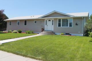 110 Wagon Trail Dr Ogallala, NE 69153