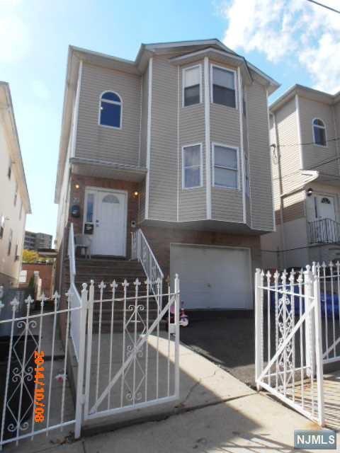 23 Longworth St Newark, NJ 07102