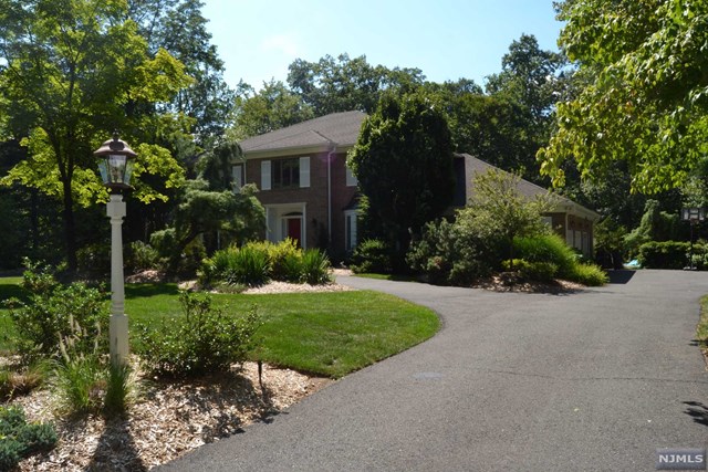 10 Iron Latch West Upper Saddle River, NJ 07458