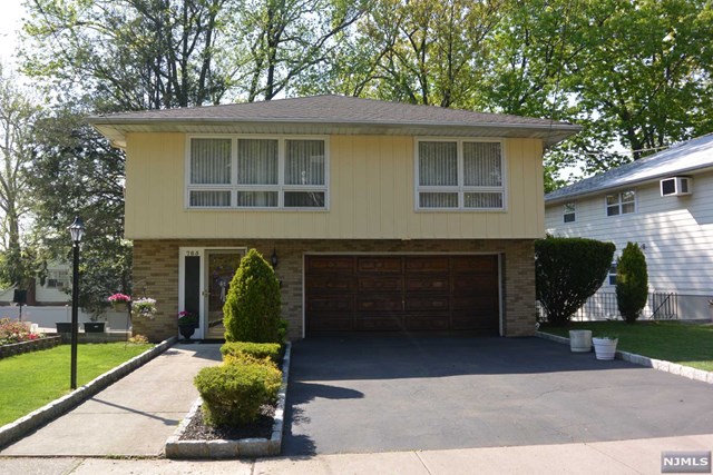 765 Ravenhill Pl Ridgefield, NJ 07657