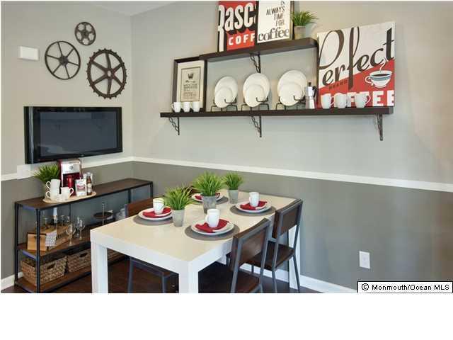123 Beacon Ln Eatontown, NJ 07753