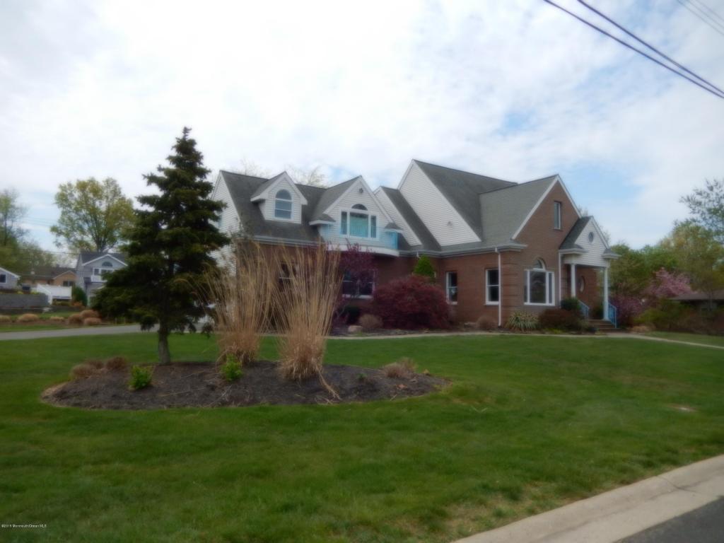 238 Comanche Drive Oceanport, NJ 07757