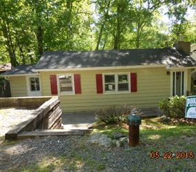 21 Jefferson Trl Hopatcong, NJ 07843