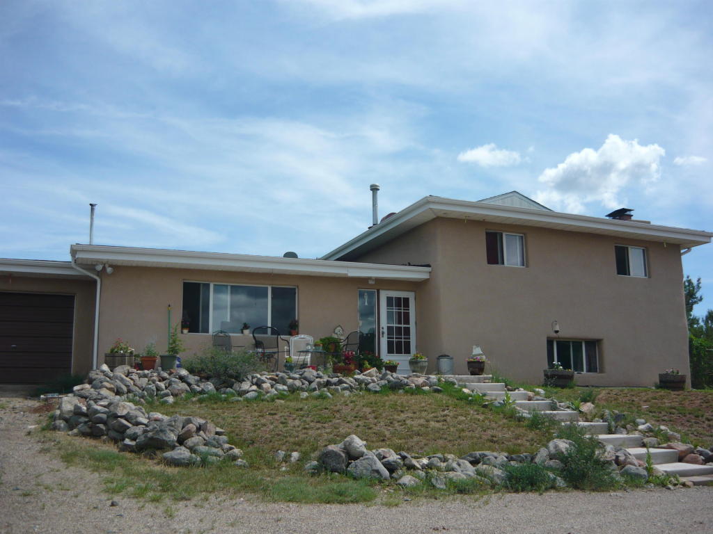 35 Sandia Haven Dr Cedar Crest, NM 87008