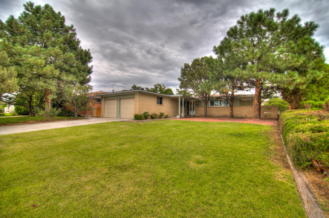 2924 Espanola St NE Albuquerque, NM 87110