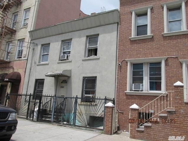 2383 Hoffman St Bronx, NY 10458