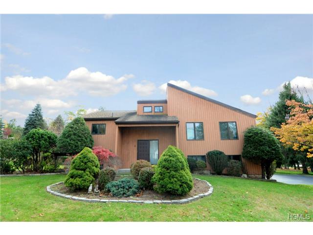 6 Lounsbury Drive Baldwin Place, NY 10505