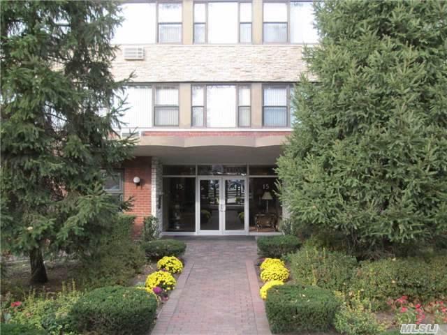 15 Hill Park Ave #2A Great Neck, NY 11021