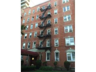 360 Ocean Pkwy #2C Brooklyn, NY 11218