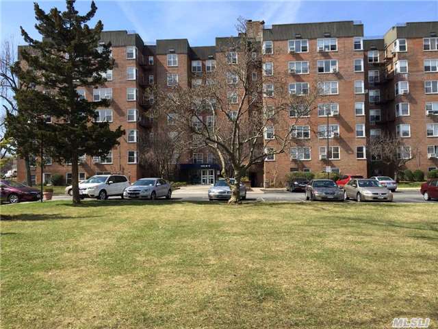 18-50 211 #6G Bayside, NY 11360