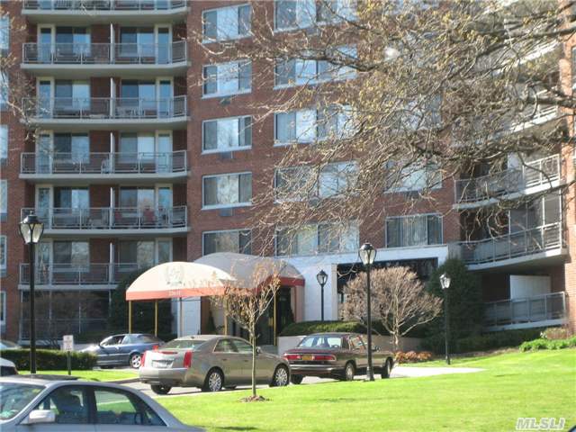 220-55 46th Ave #15 E Bayside, NY 11361