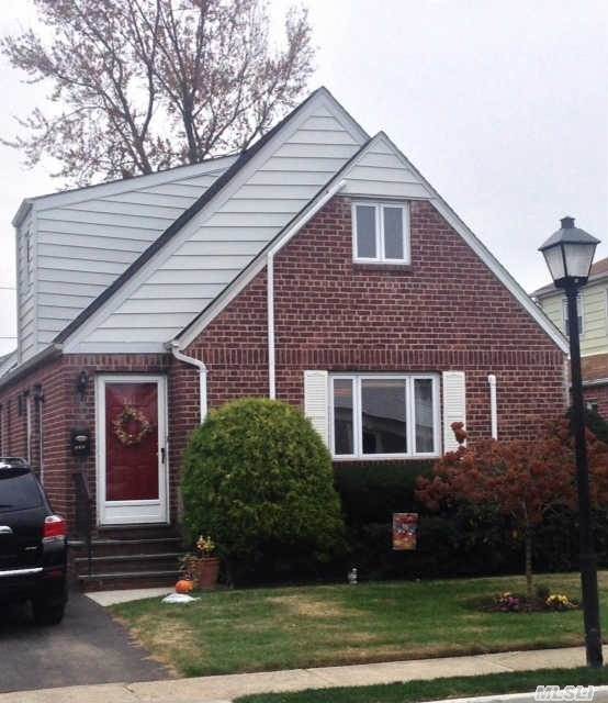225 Roselle St Mineola, NY 11501