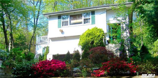 18 Underhill Rd Glen Head, NY 11545