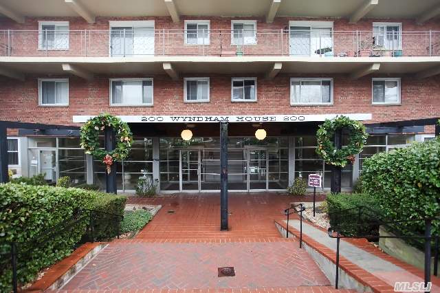 200 Atlantic Avenue - Unit 218 Lynbrook, NY 11563