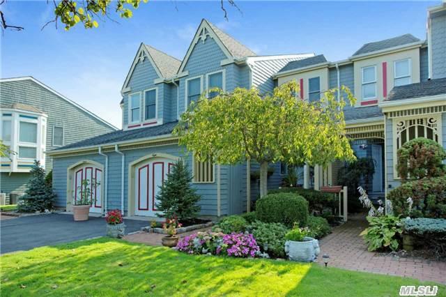 8 Victoria Dr Amityville, NY 11701
