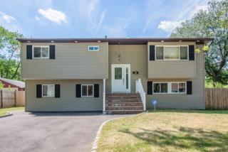 46 W Belmont St Bay Shore, NY 11706