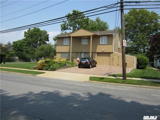 2901 Bellmore Ave Bellmore, NY 11710