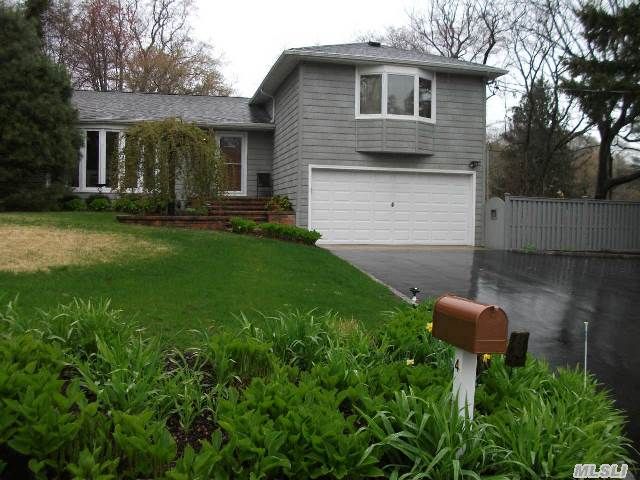 4 Forest Dr Centerport, NY 11721
