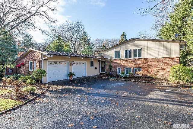 10 Split Oak Dr East Norwich, NY 11732