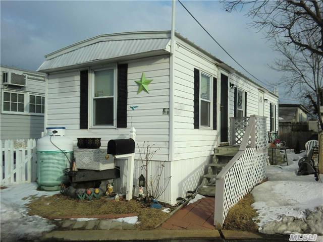 150-51 Main St Islip, NY 11751