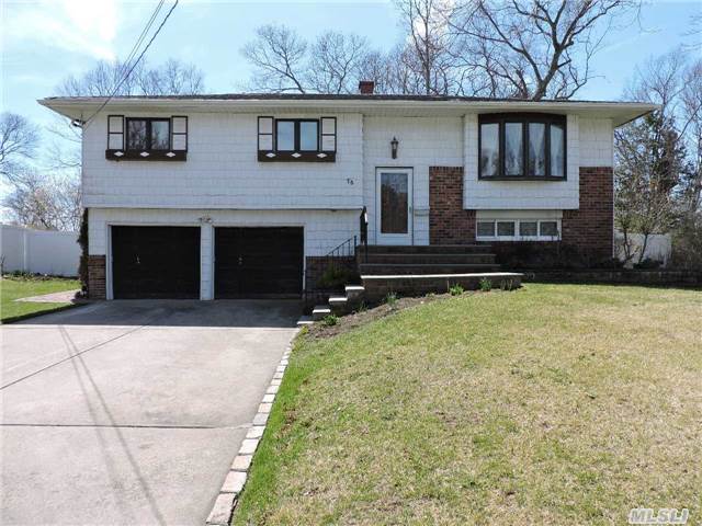 75 Craig Rd Islip Terrace, NY 11752