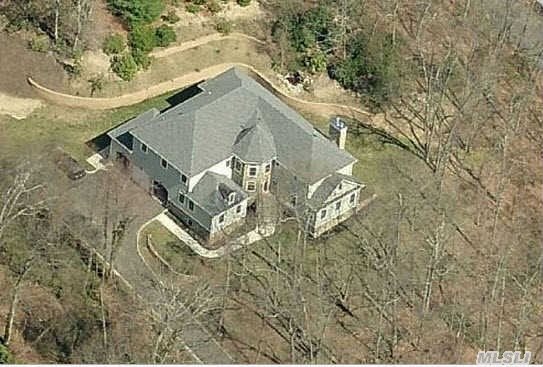 12 Spring Hollow Rd Saint James, NY 11780