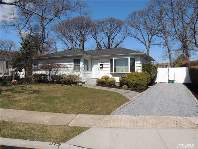 3569 Locust Ave Seaford, NY 11783