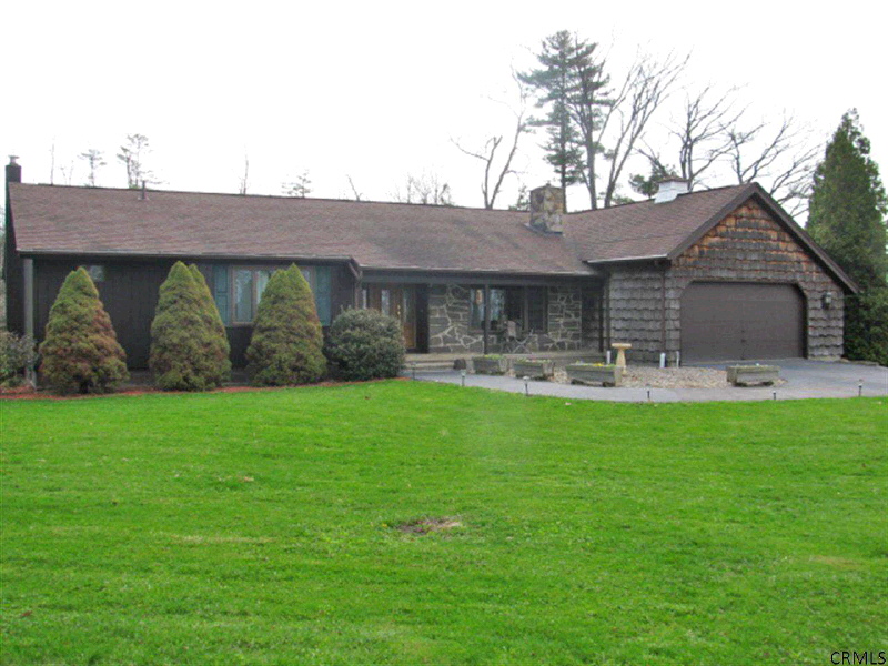338 SWITZER HILL RD Mohawk, NY 12095