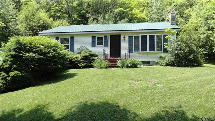 13 WATSON RD Berlin, NY 12138