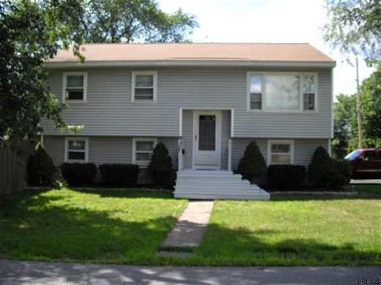 24 CORLISS AV East Greenbush, NY 12144