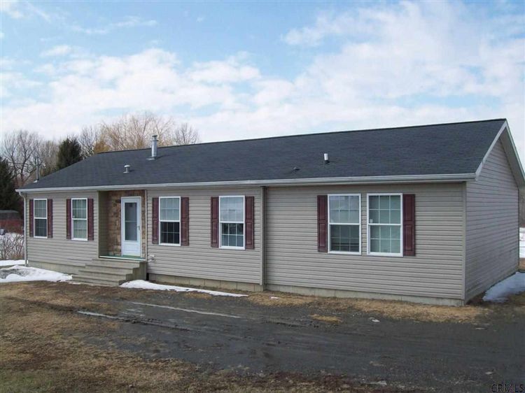 11 BLIZZARD RD Stillwater, NY 12170