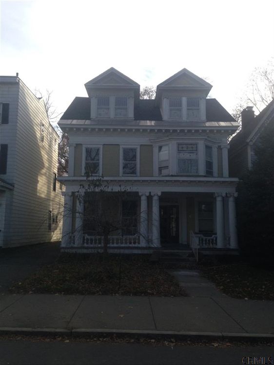 712 UNION ST Schenectady, NY 12305