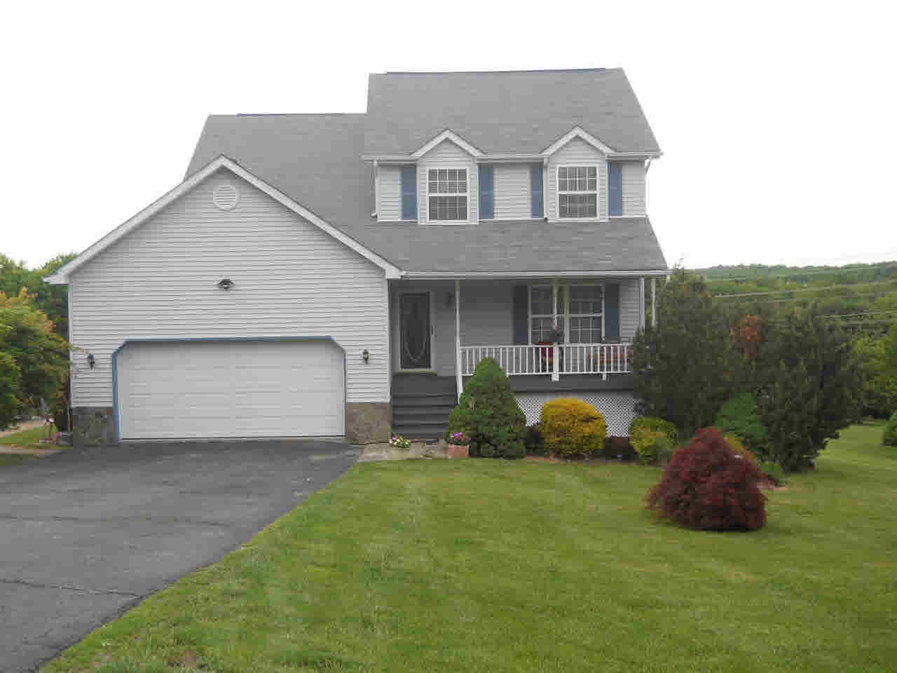 24 Rainbow Crst East Fishkill, NY 12533