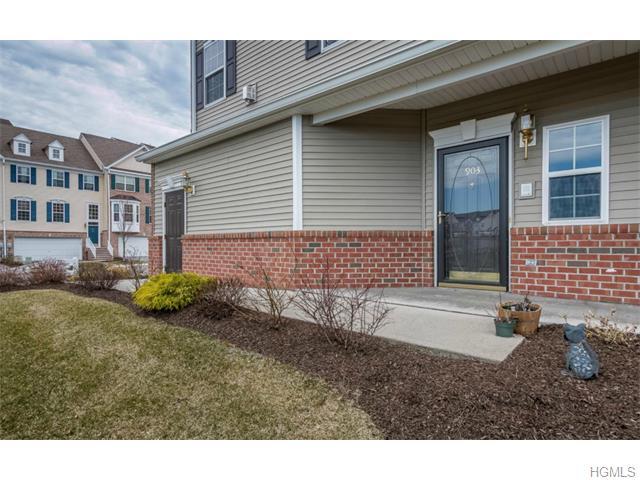 903 Balsam Dr New Windsor, NY 12553