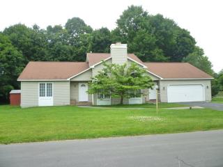 1041 Meadowbrook Dr Syracuse, NY 13224