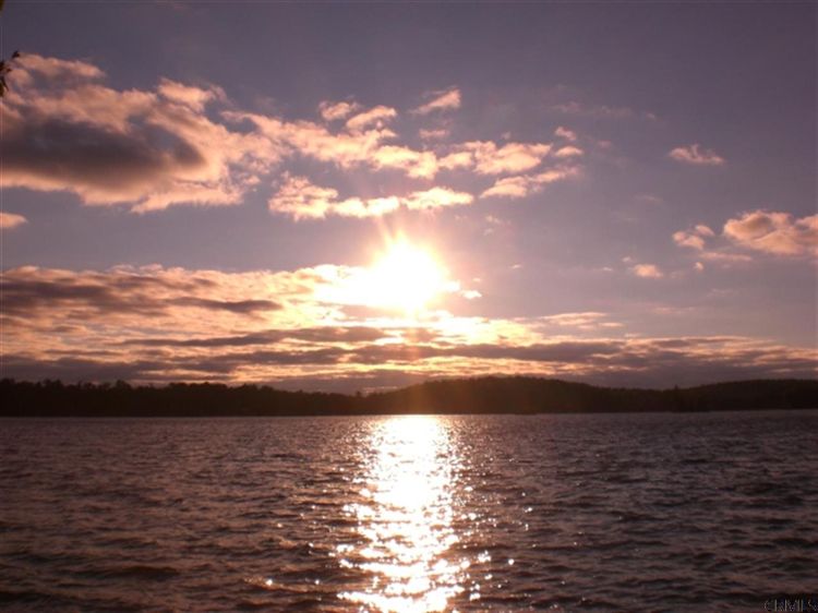 60 E SHORE RD Stratford, NY 13470