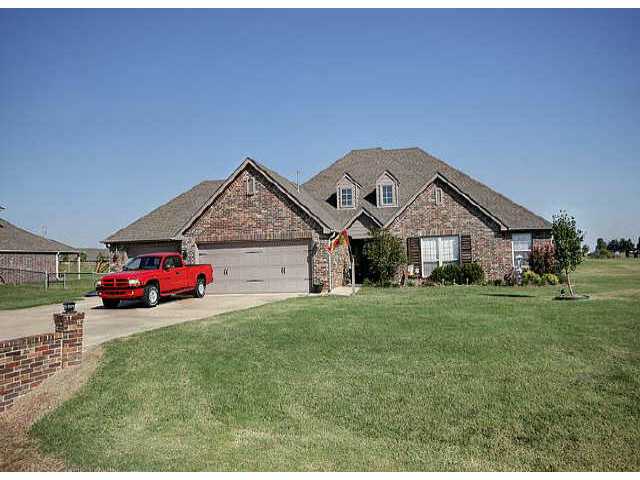 4945 Breeze Drive Oologah, OK 74053