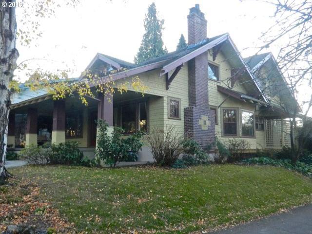 485 Ne Hazelfern Pl Portland, OR 97232