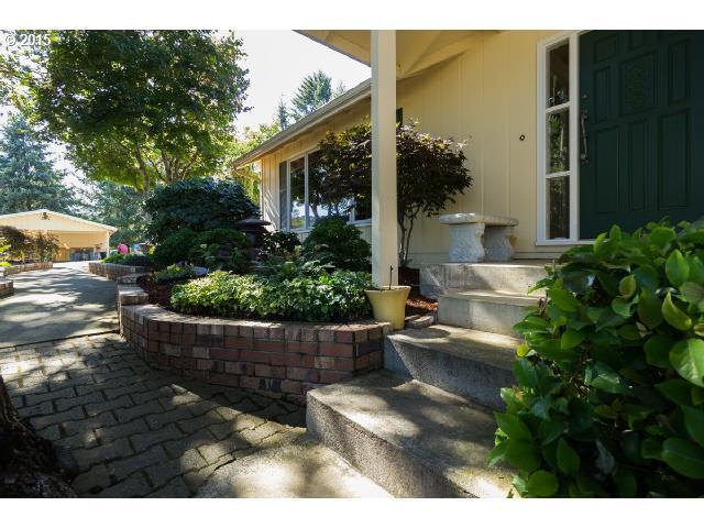 351 Champagne Ct Roseburg, OR 97471