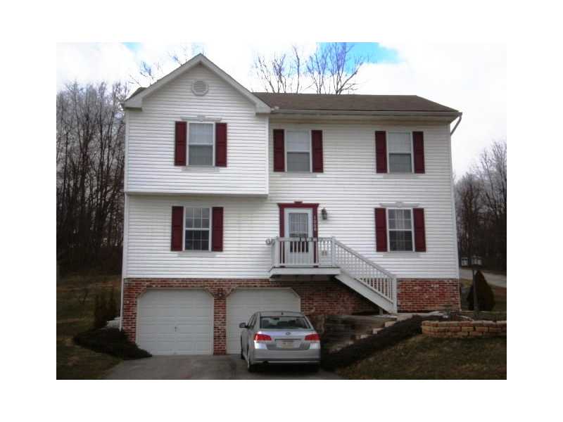 1008 King Edward Dr Cecil, PA 15057