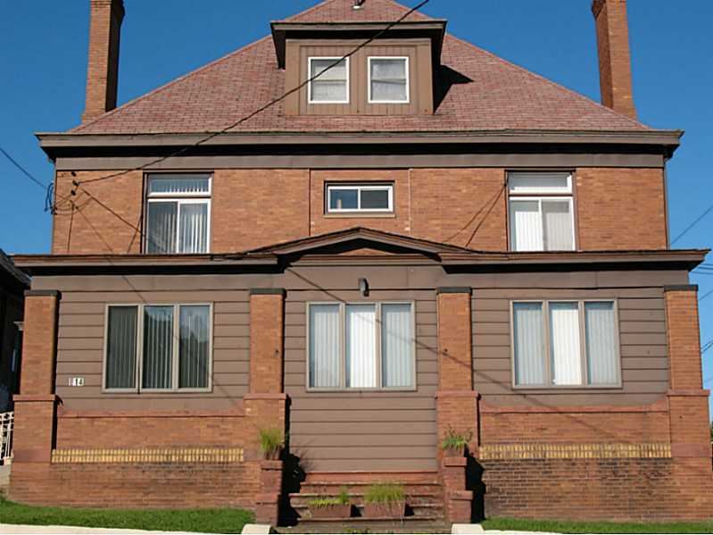 814 Western St Tarentum, PA 15084