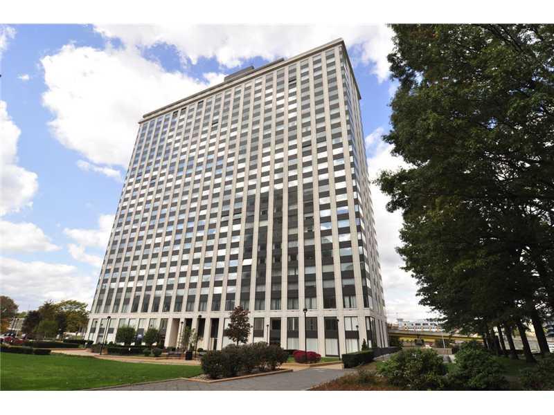 320 Fort Duquesne Blvd #20-E Pittsburgh, PA 15222