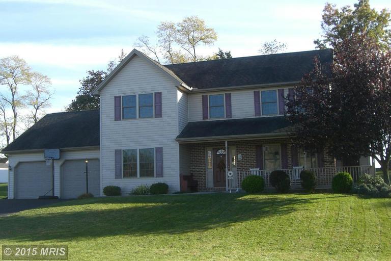 1724 Alligator Reef Ave Chambersburg, PA 17202